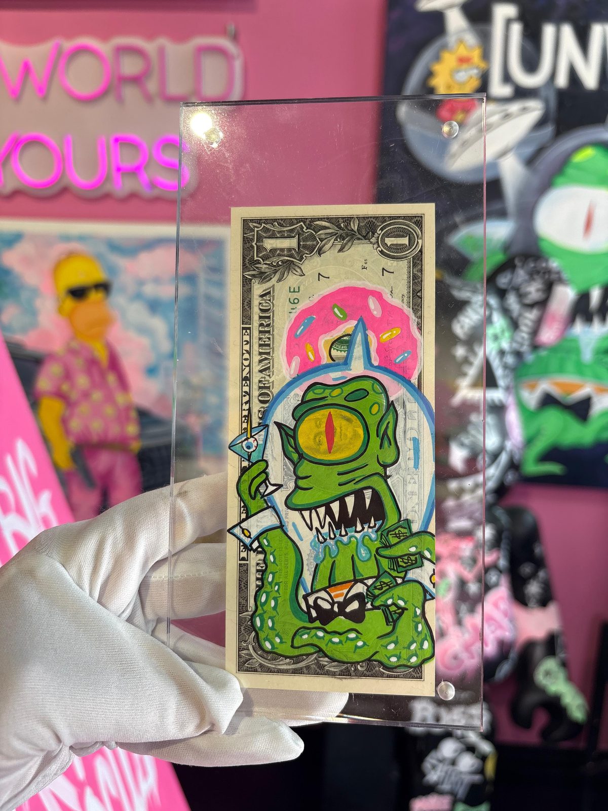 Dólar pintado a mano Alien Cash · Saint Universe · Saint Gallery Ibiza