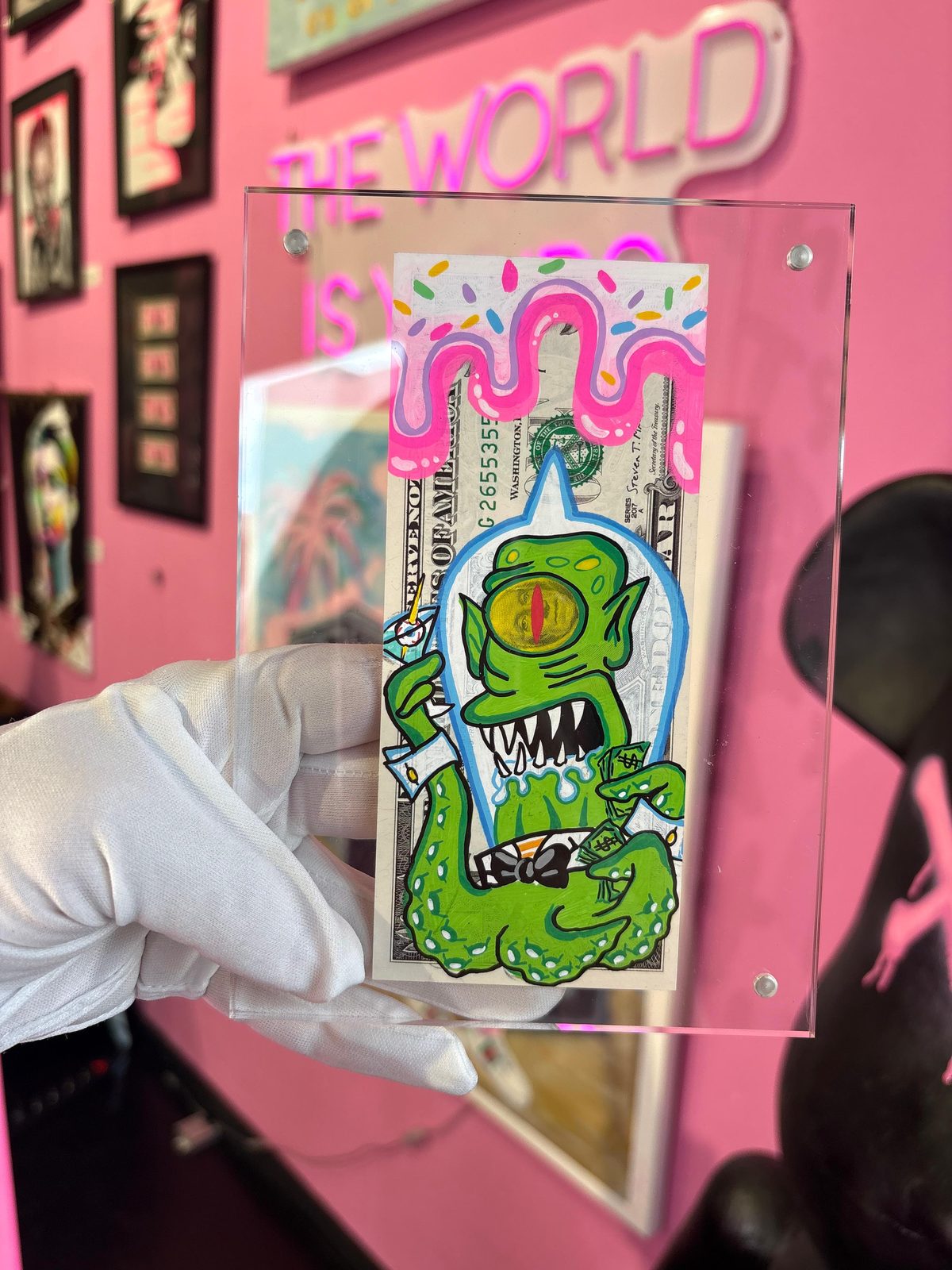 Dólar pintado a mano Alien Drip · Saint Universe · Saint Gallery Ibiza