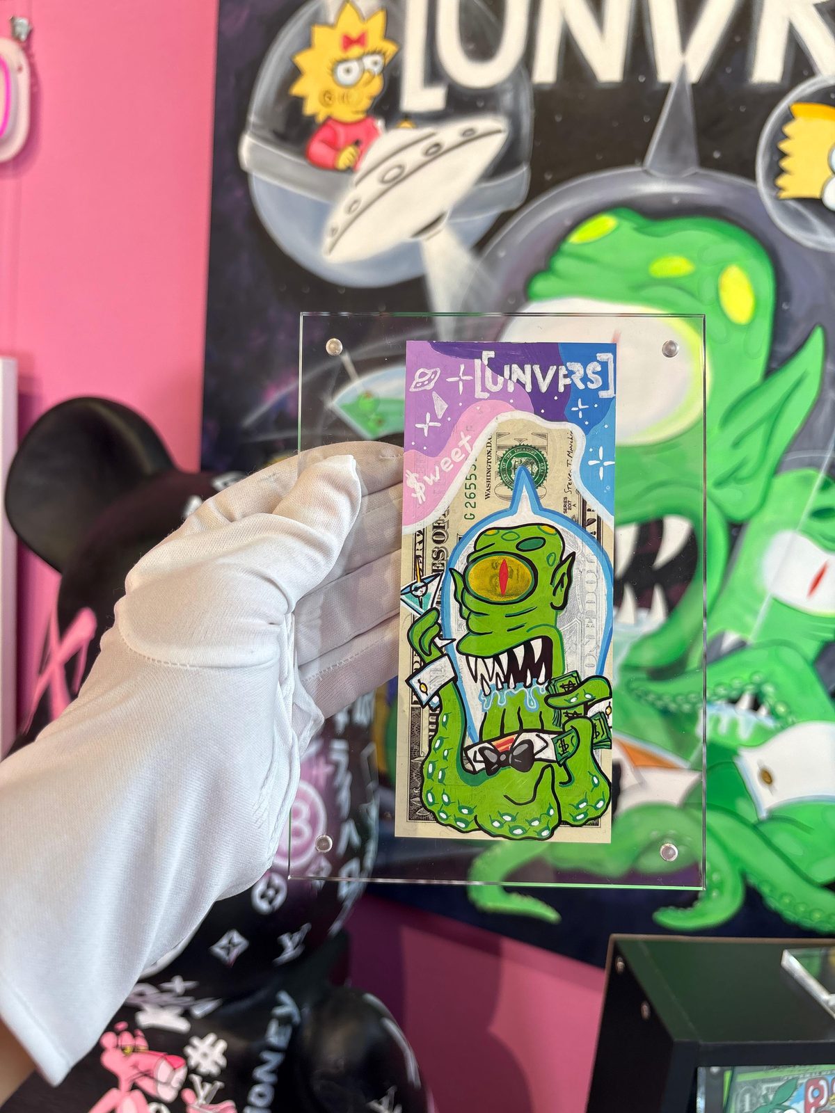 Dólar pintado a mano Alien Mini · Saint Universe · Saint Gallery Ibiza