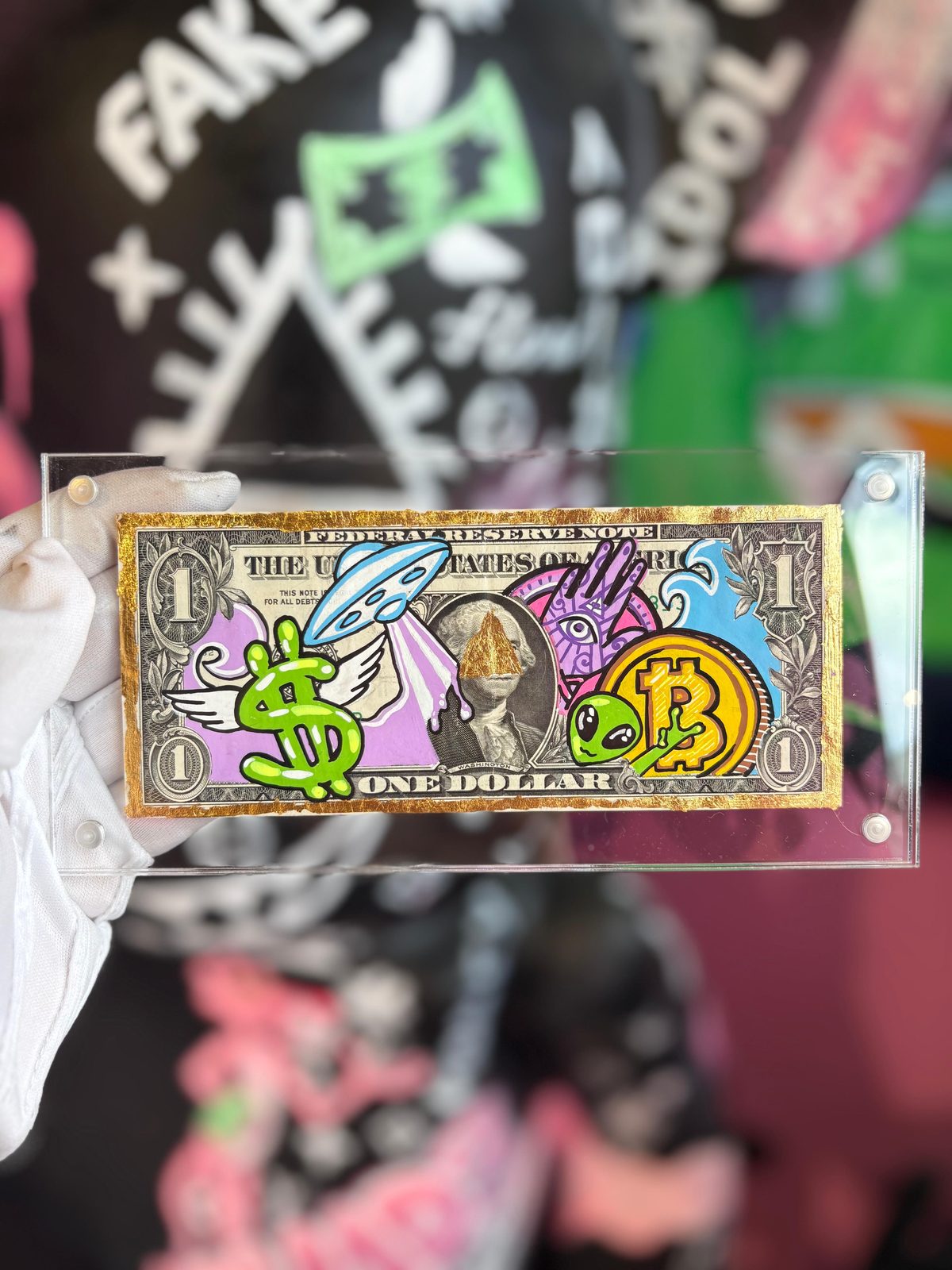Dólar pintado a mano Crypto Money · Saint Universe · Saint Gallery Ibiza